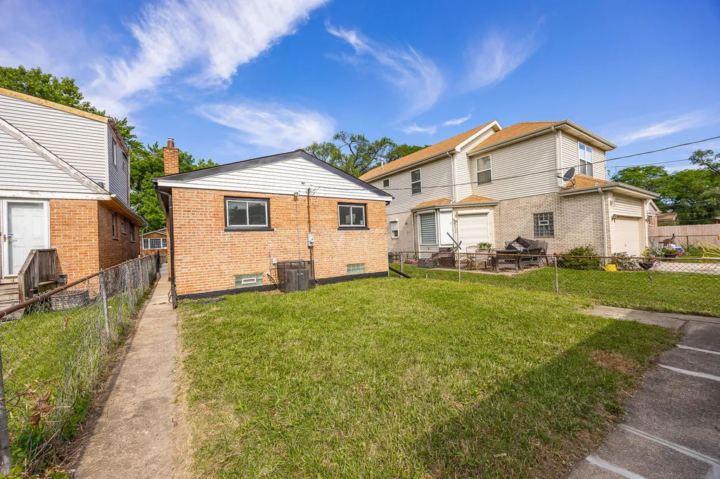 9427 South Emerald Avenue Chicago IL 60620