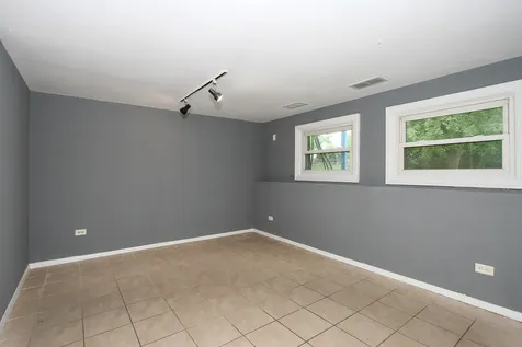 883 Hastings Lane Hanover Park IL 60133