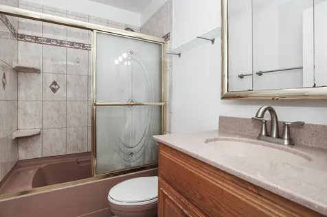 883 Hastings Lane Hanover Park IL 60133