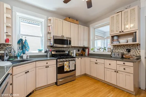 5230 North Wayne Avenue Chicago IL 60640
