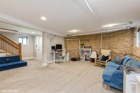 5230 North Wayne Avenue Chicago IL 60640