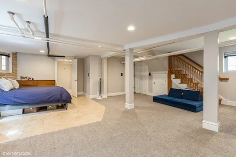 5230 North Wayne Avenue Chicago IL 60640