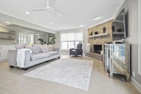 42 Founders Pointe North Bloomingdale IL 60108
