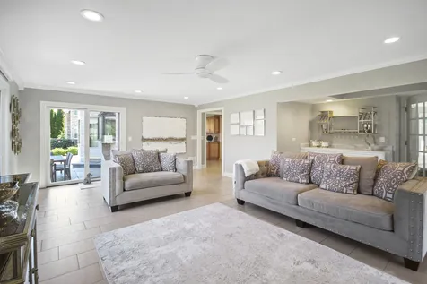 42 Founders Pointe North Bloomingdale IL 60108