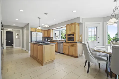 42 Founders Pointe North Bloomingdale IL 60108