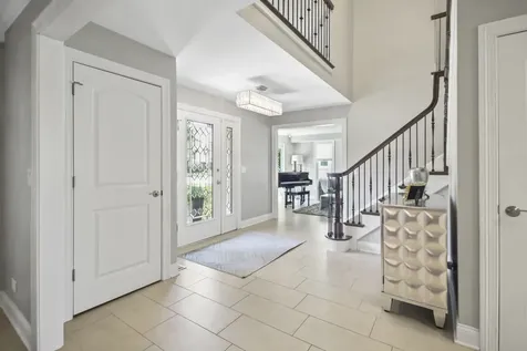 42 Founders Pointe North Bloomingdale IL 60108