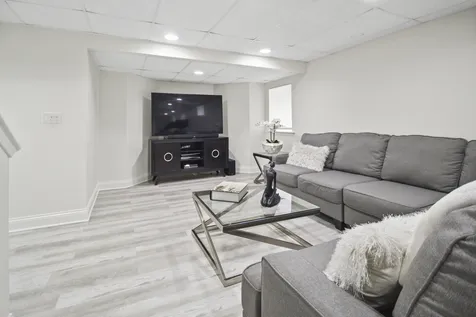 42 Founders Pointe North Bloomingdale IL 60108