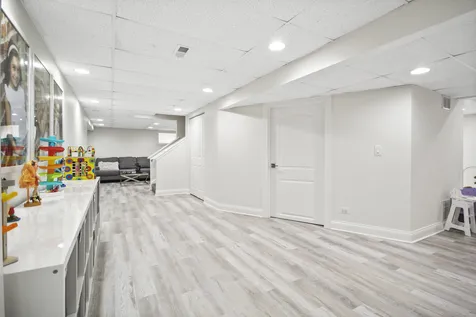 42 Founders Pointe North Bloomingdale IL 60108