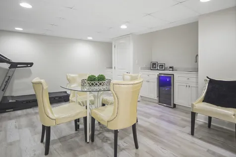 42 Founders Pointe North Bloomingdale IL 60108