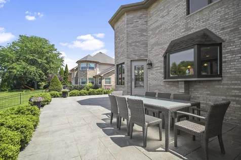 42 Founders Pointe North Bloomingdale IL 60108