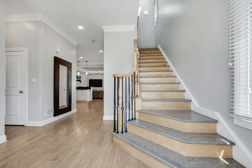 11241 South Central Park Avenue Chicago IL 60655