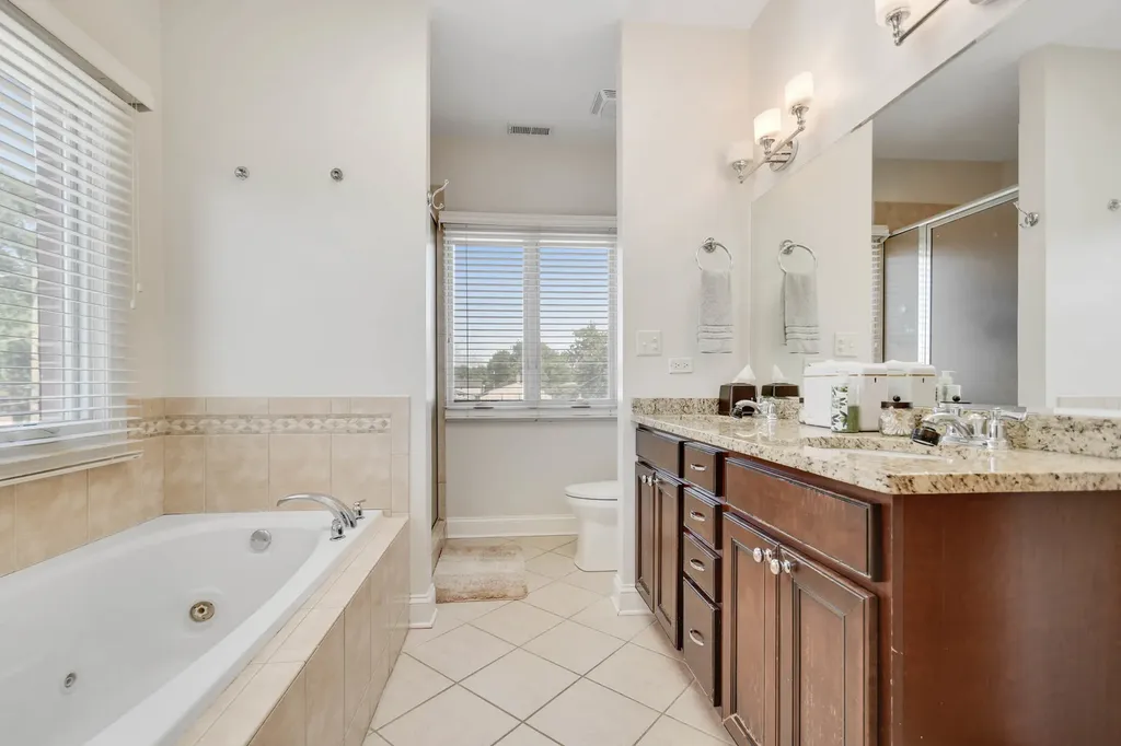 11241 South Central Park Avenue Chicago IL 60655