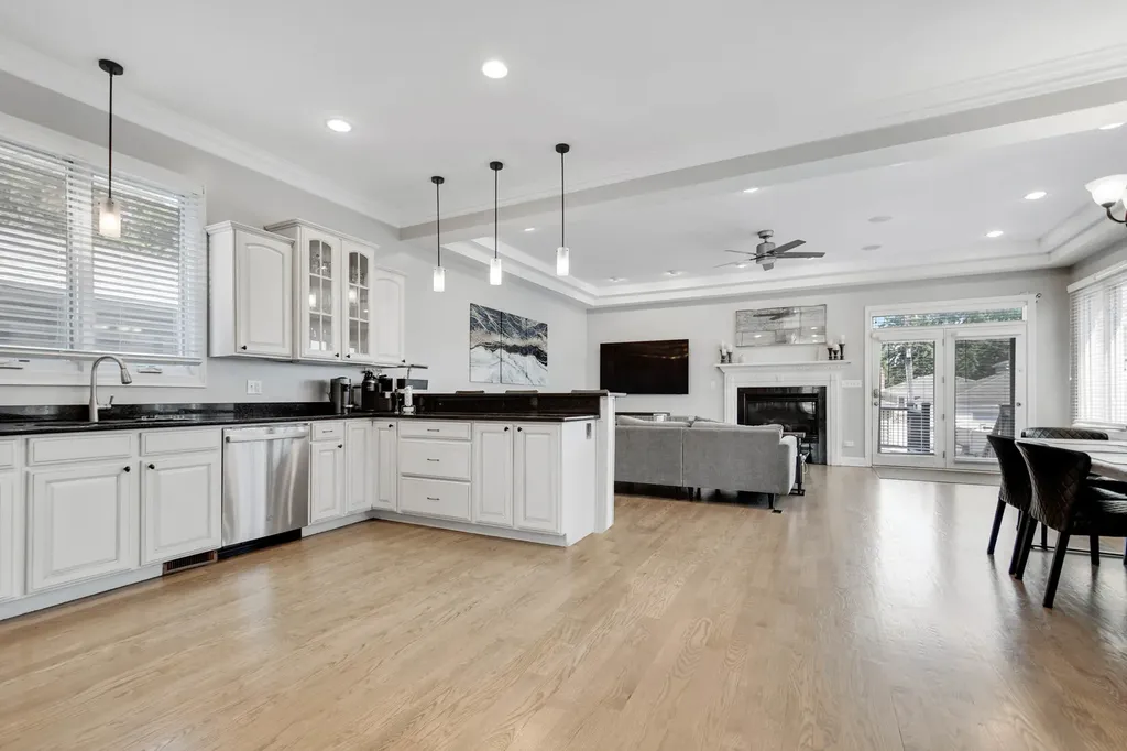 11241 South Central Park Avenue Chicago IL 60655