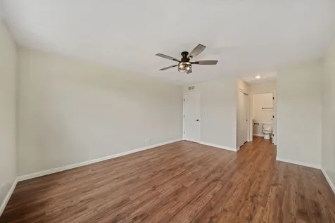 371 Mcgrath Drive Oswego IL 60543