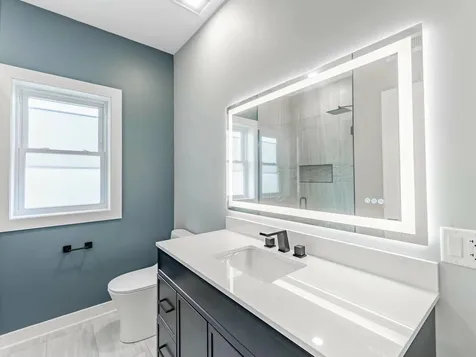 5131 West Roscoe Street Chicago IL 60641