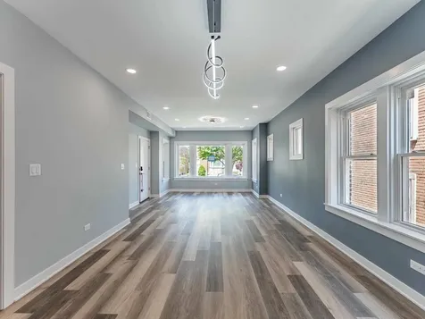 5131 West Roscoe Street Chicago IL 60641