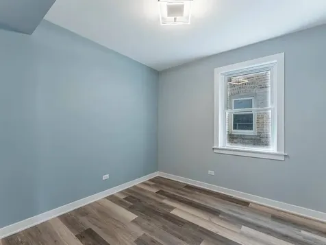 5131 West Roscoe Street Chicago IL 60641