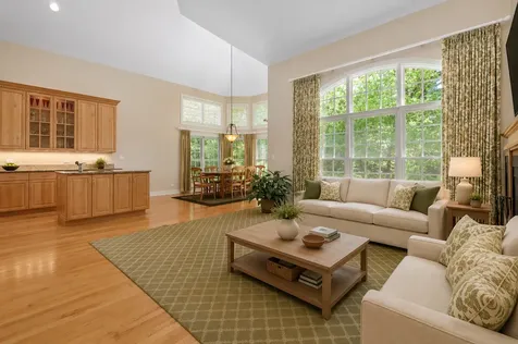 1741 Stanford Court Lake Forest IL 60045
