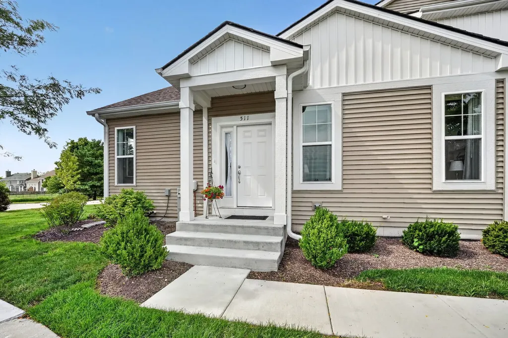 511 Amherst Drive Sycamore IL 60178