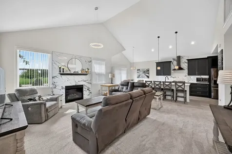 511 Amherst Drive Sycamore IL 60178