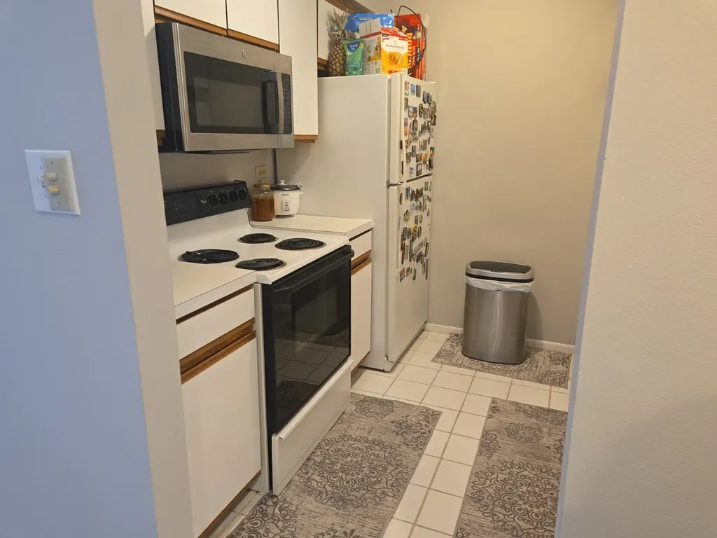 6151 Knoll Wood Road Willowbrook IL 60527