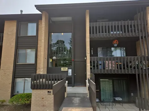 6151 Knoll Wood Road Willowbrook IL 60527
