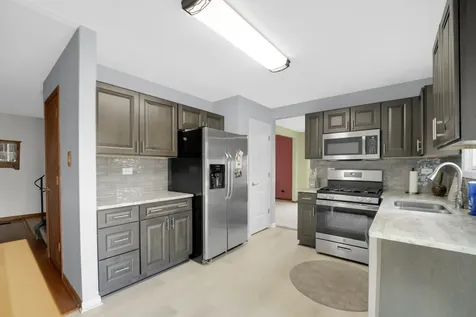 20547 South Frankfort Square Road Frankfort IL 60423