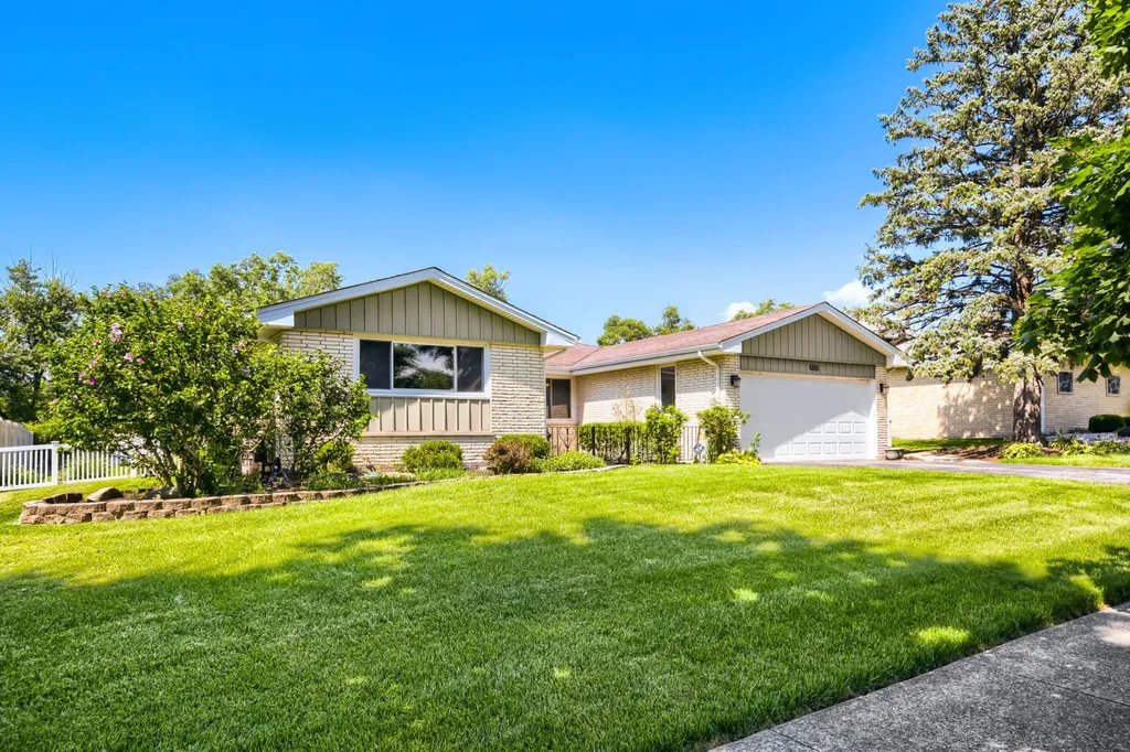 8514 Fir Street Orland Park IL 60462