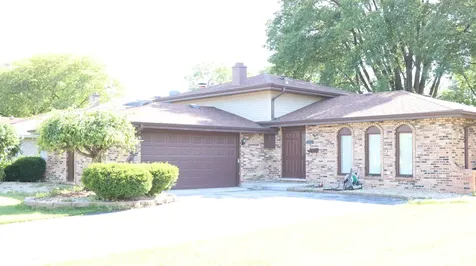 17522 Wright Street Lansing IL 60438