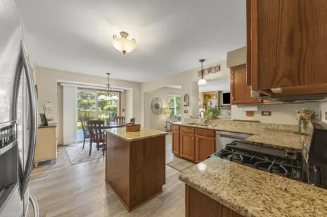 571 Lakeview Drive Oswego IL 60543