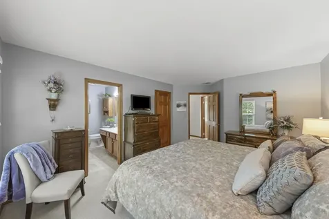 571 Lakeview Drive Oswego IL 60543