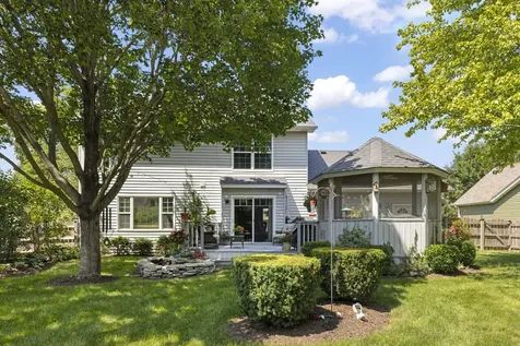 571 Lakeview Drive Oswego IL 60543