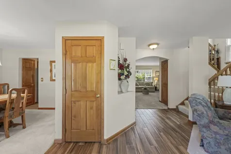 571 Lakeview Drive Oswego IL 60543