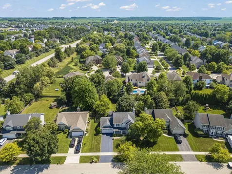 571 Lakeview Drive Oswego IL 60543