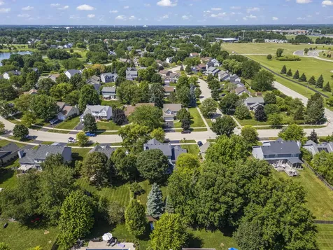 571 Lakeview Drive Oswego IL 60543