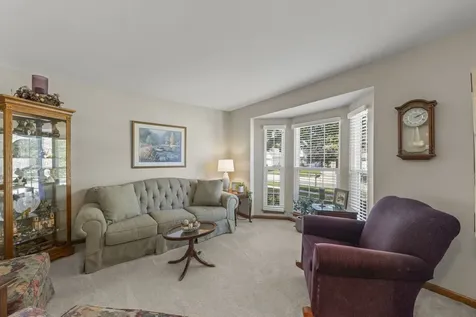571 Lakeview Drive Oswego IL 60543