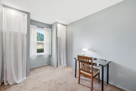 206 Judy Lane Streamwood IL 60107