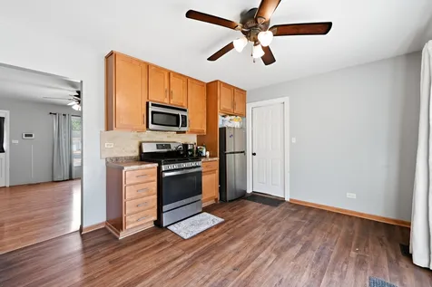 206 Judy Lane Streamwood IL 60107