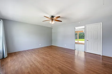 206 Judy Lane Streamwood IL 60107