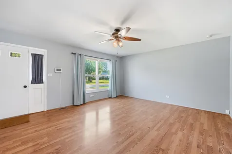 206 Judy Lane Streamwood IL 60107
