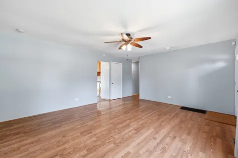 206 Judy Lane Streamwood IL 60107