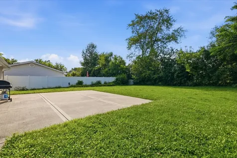 206 Judy Lane Streamwood IL 60107