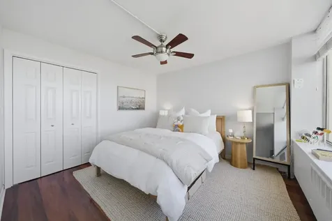 1455 North Sandburg Terrace Chicago IL 60610