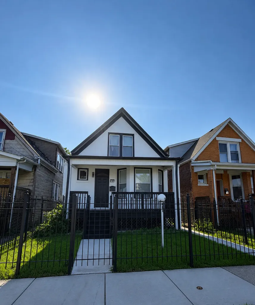 6607 South Oakley Avenue Chicago IL 60636