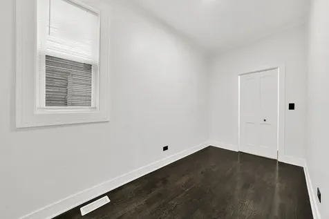 6607 South Oakley Avenue Chicago IL 60636