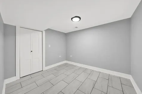 6607 South Oakley Avenue Chicago IL 60636