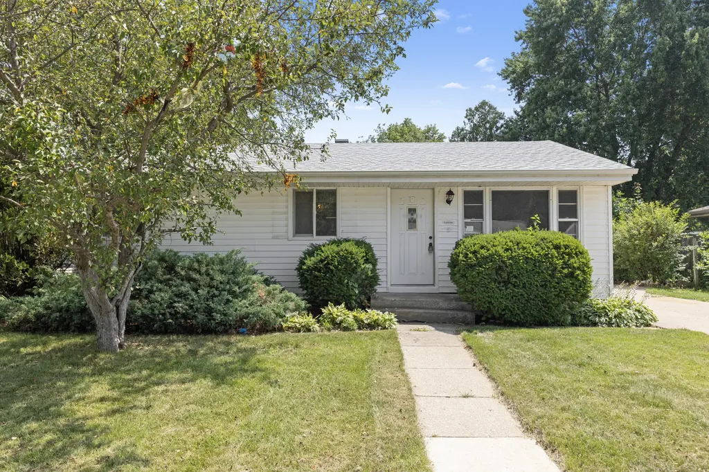 2221 Evans Avenue Loves Park IL 61111
