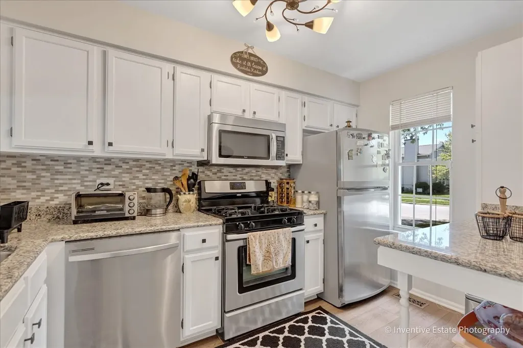333 Shadybrook Lane Aurora IL 60504