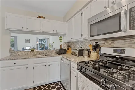 333 Shadybrook Lane Aurora IL 60504