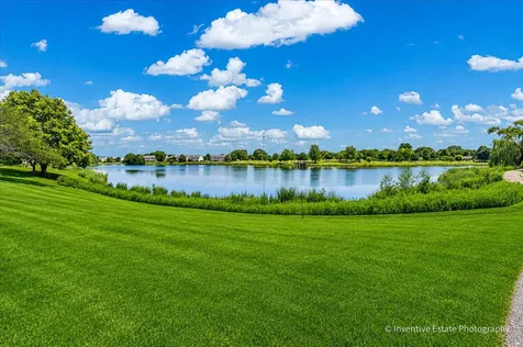 333 Shadybrook Lane Aurora IL 60504